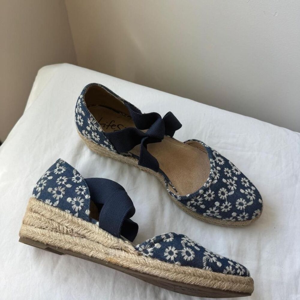 LifeStride Floral Embroidered Espadrille Flats Size 8.5